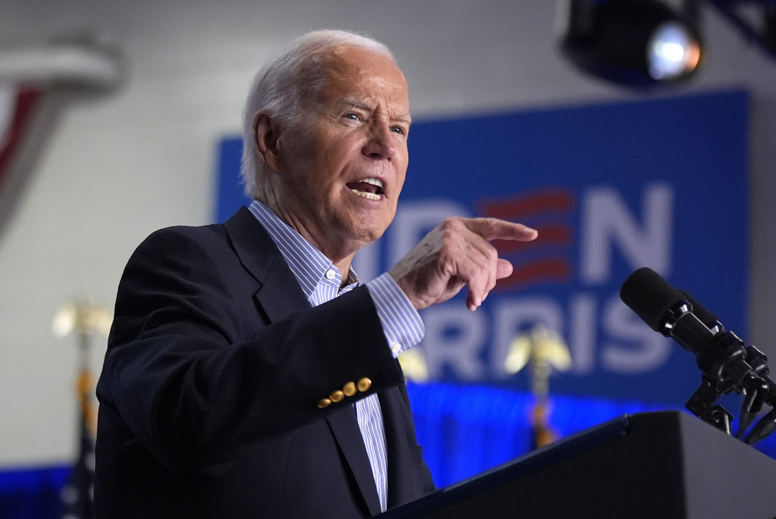 Biden Considera Retirarse de la Campaña Electoral si Enfrenta Problemas Médicos