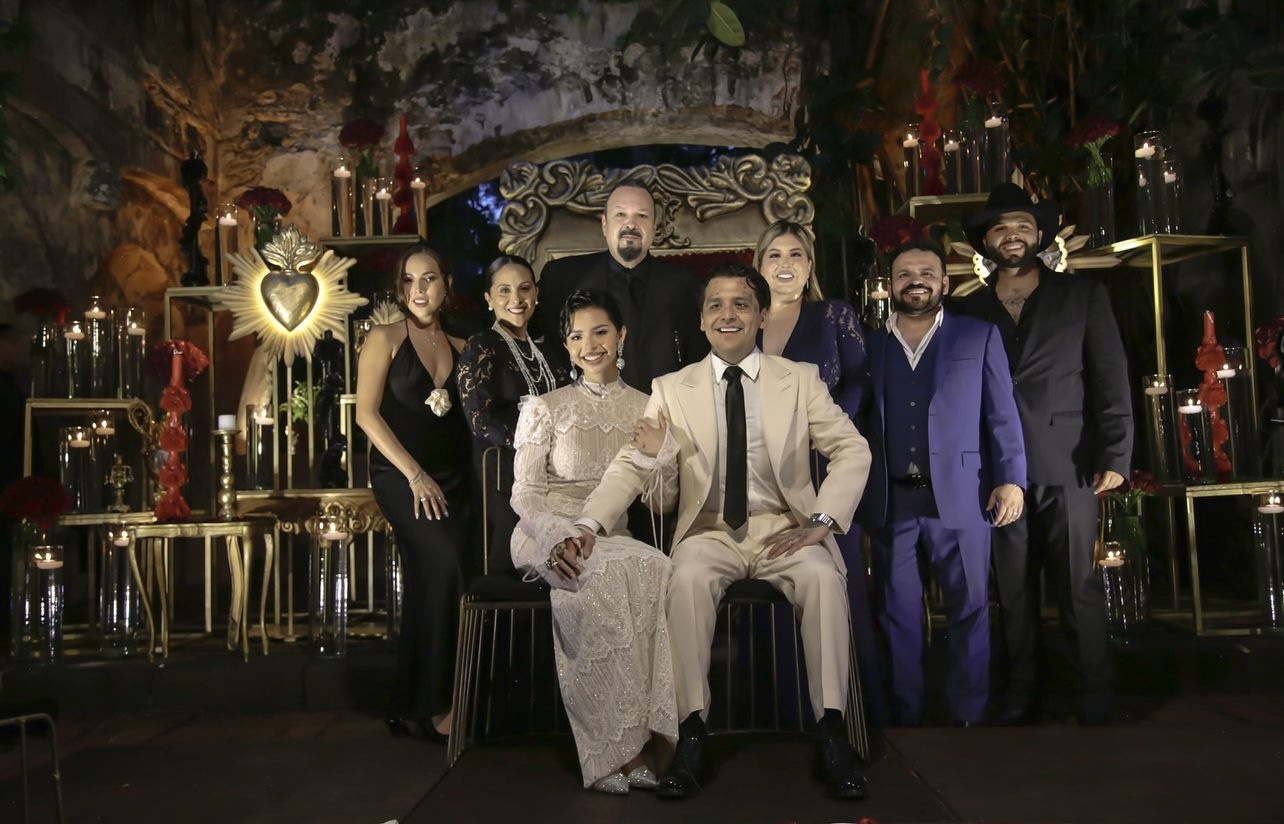 Pepe Aguilar Publica las Primeras Fotos de la Inesperada Boda de Ángela Aguilar y Christian Nodal