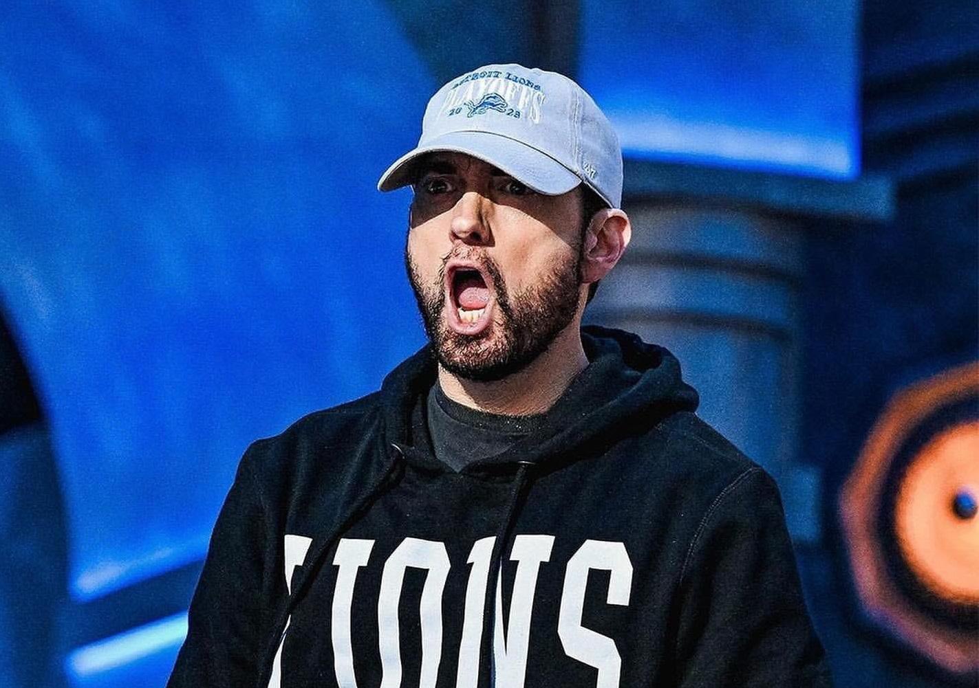 Eminem coloca 16 canciones de ‘The Death of Slim Shady’ en el Hot 100, superando las 100 entradas en total