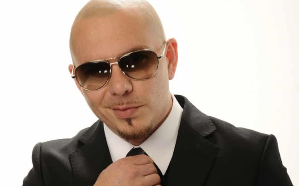 Pitbull ha sido confirmado como el artista principal del espectáculo de medio tiempo en el AT&T WNBA All-Star Game 2024, programado para el sábado 20 de julio en el Footprint Center de Phoenix, Arizona.