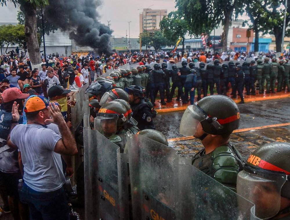 Opositores Venezolanos Claman por “Libertad” en Masivas Protestas tras la Reelección de Maduro