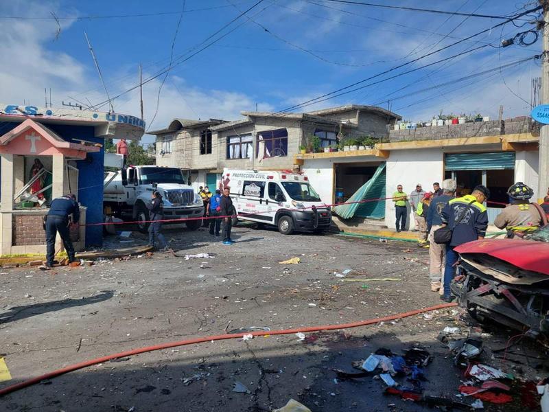 Explosión de Camioneta con Pirotecnia en Tepetlixpa, Estado de México: Un Fallecido y 13 Heridos