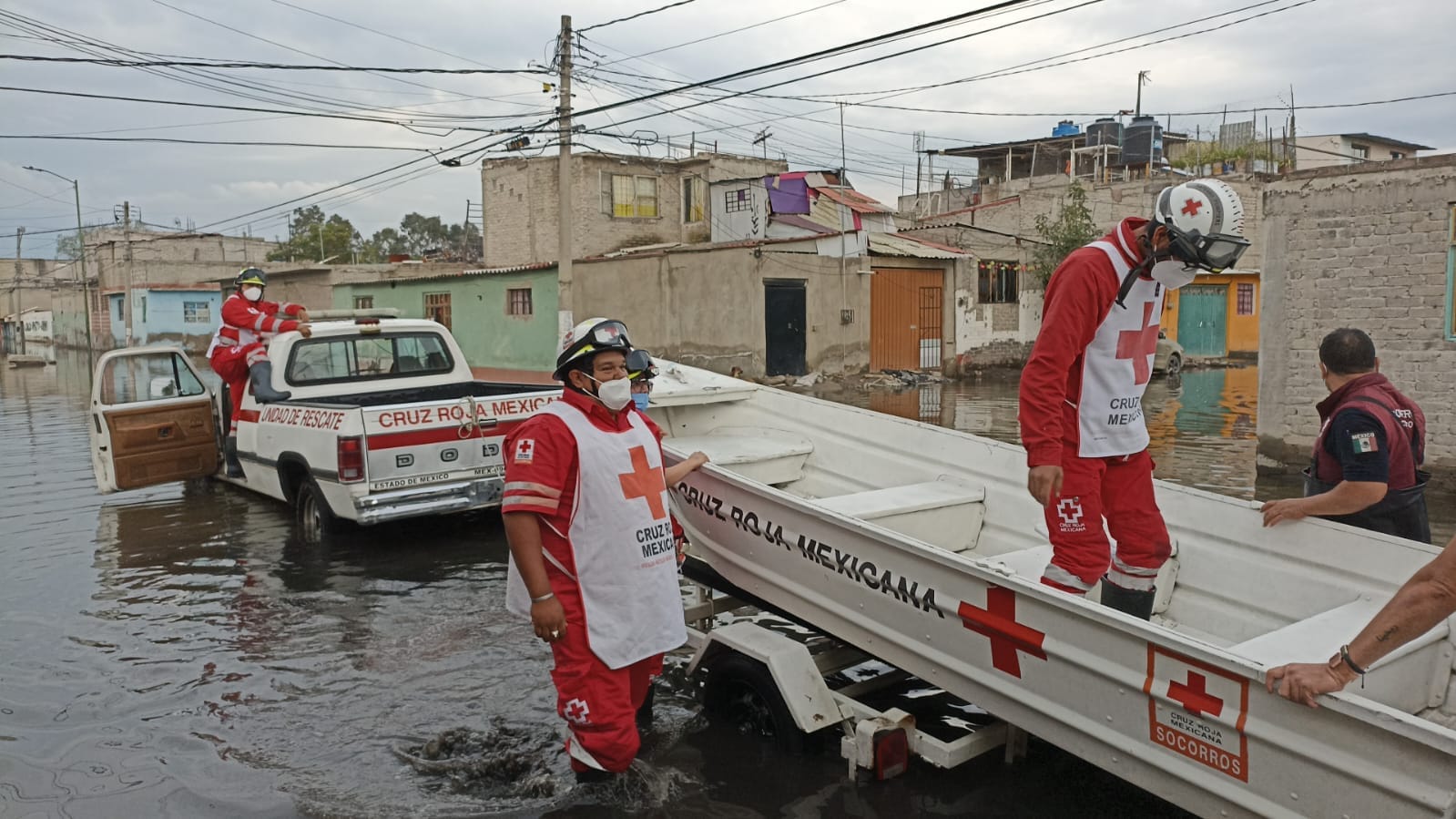 Brigadas de Salud Atienden a Más de 400 Personas Afectadas por Lluvias en Chalco