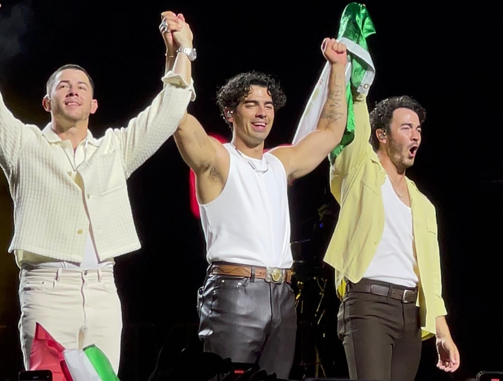 Los Jonas Brothers conquistan el escenario y se vuelven tendencia tras su espectacular regreso