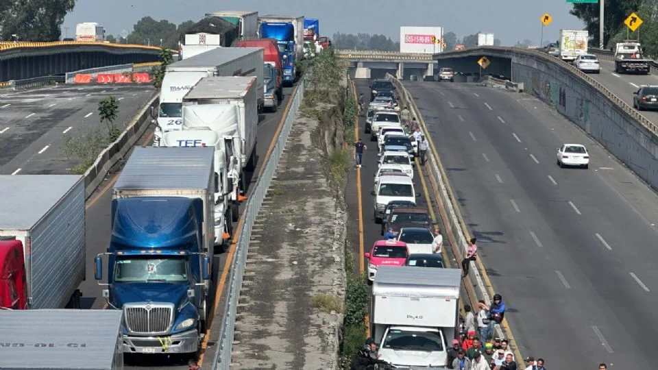 Bloqueos por Ejidatarios en Autopistas de Puebla: Un Conflicto de Pago de Tierras