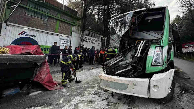 Grave Accidente en Tlalpan: Choque de Autobús Deja 15 Heridos