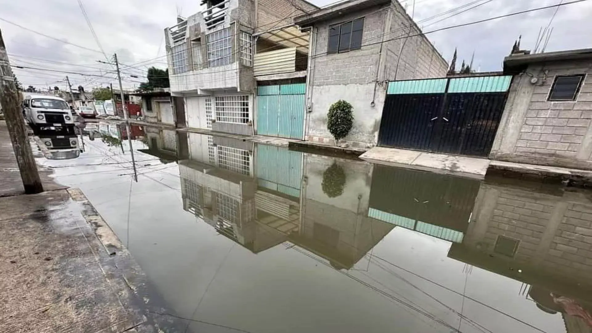 Habitantes de Chalco en Estado de Emergencia: Autoridades Trabajan en la Recuperación Tras Fuertes Inundaciones