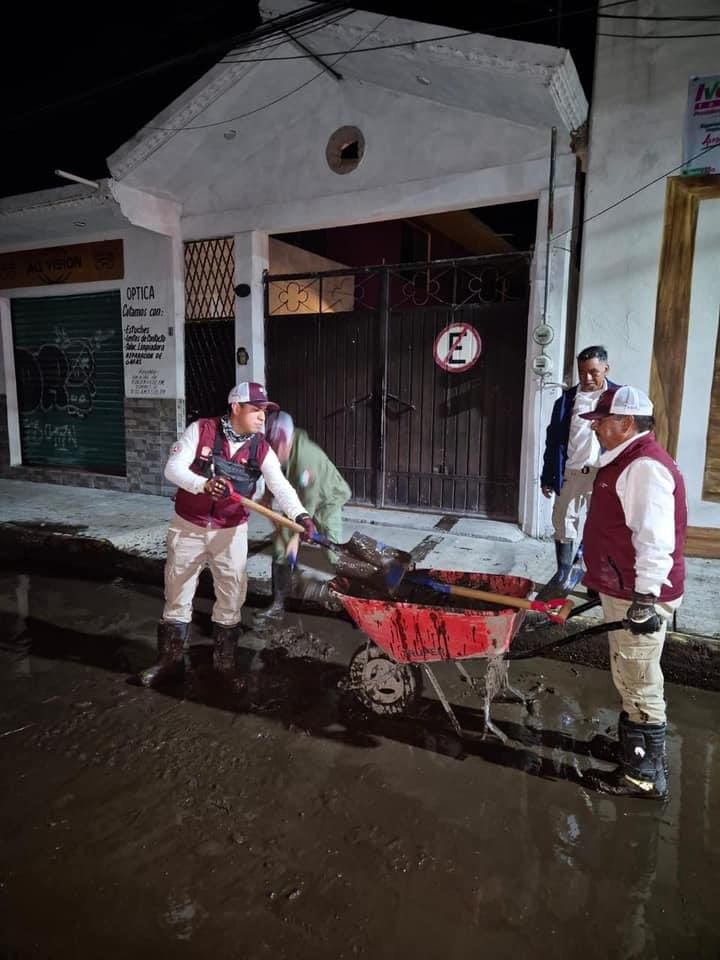 Habitantes de Amecameca reclaman ayuda urgente tras inundaciones por río Alcalica