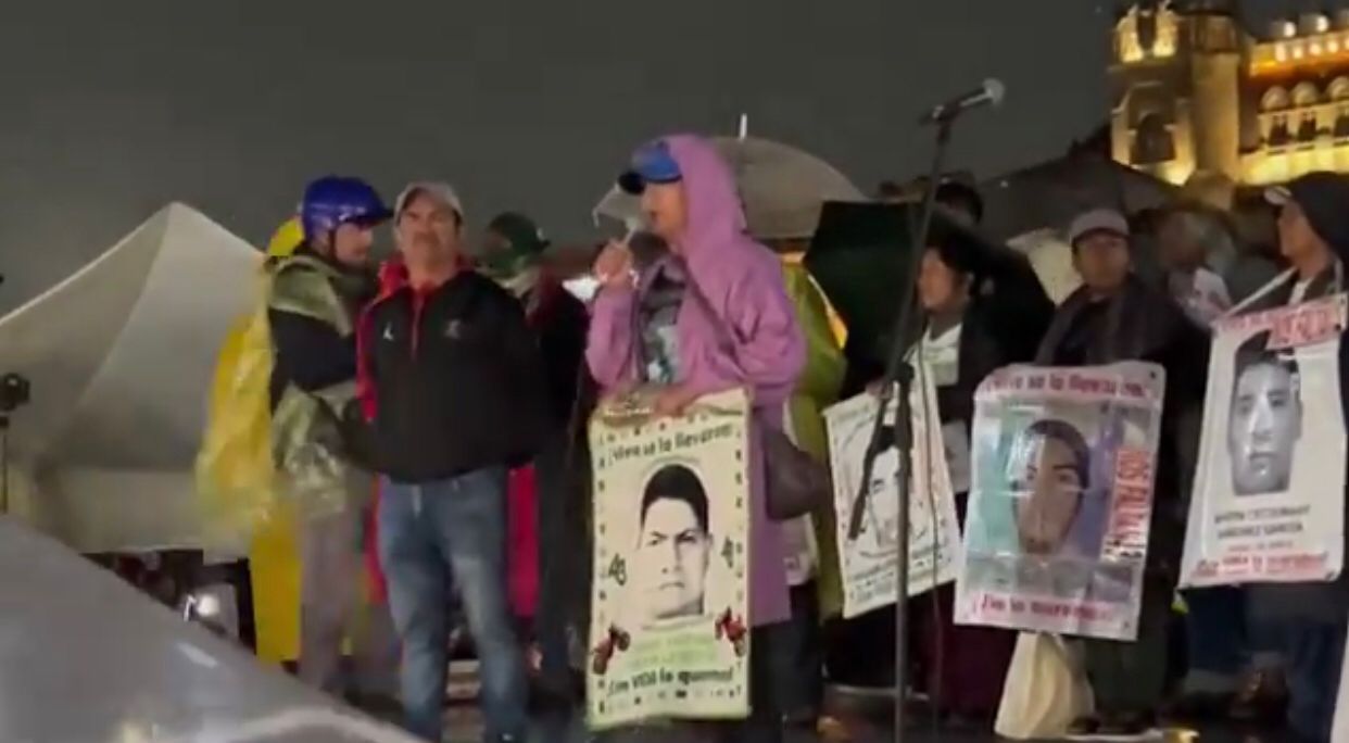 Caso Ayotzinapa: Padres de los desaparecidos reclaman traición de AMLO