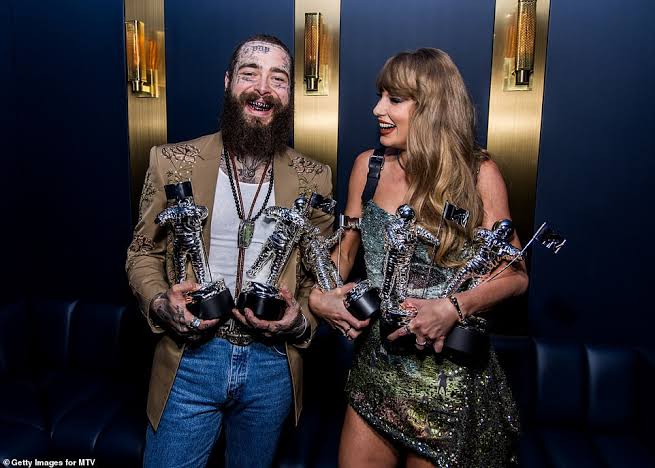 Taylor Swift iguala a Beyoncé en los MTV VMAs y agradece a Travis Kelce