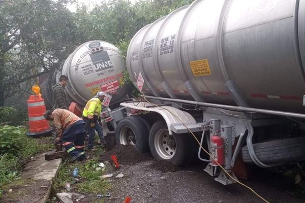 Autopista Puebla-Orizaba: Se Cumplen 4 Días de Cierre por Derrumbe que Sepultó Pipas y Causa Estragos en el Tránsito