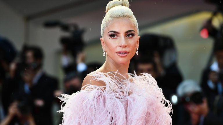 Lady Gaga promete ser el “antídoto” en su nuevo sencillo “Disease”