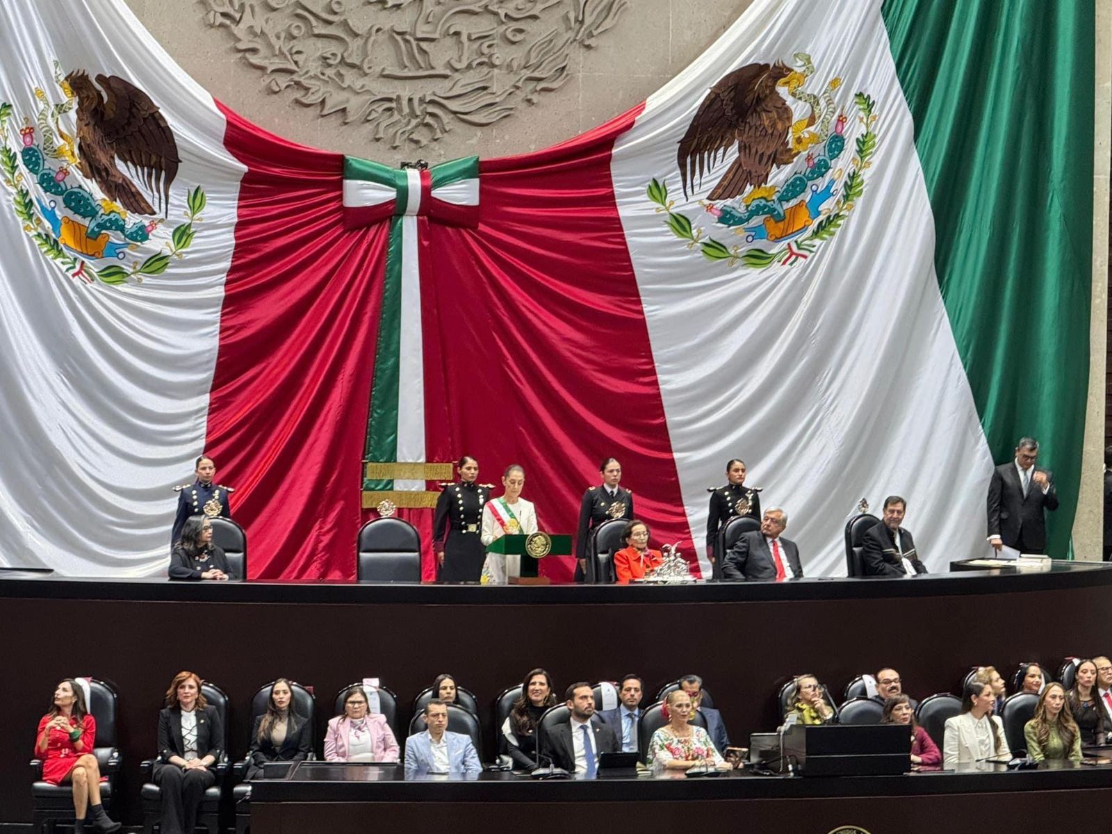 Claudia Sheinbaum Asume la Presidencia de México: Un Nuevo Capítulo en la Historia del País