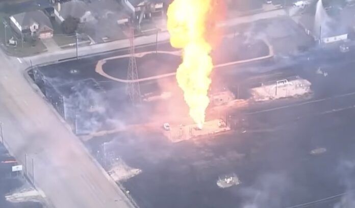 Emergencia en refinería de Texas: fuga de ácido deja heridos y posibles víctimas fatales