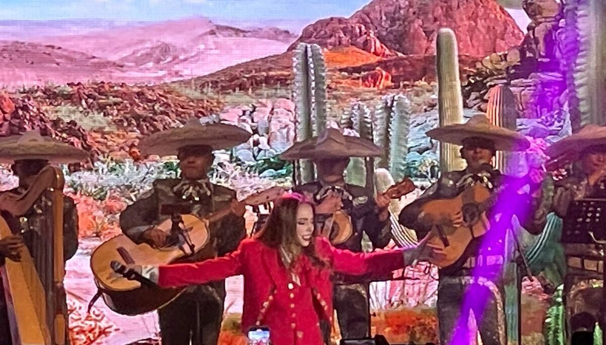 Noche de Orgullo Mexicano: Grupo Frontera y Majo Aguilar Brillan en la Semana de la Música Latina