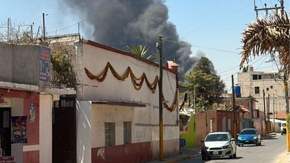 Explosión en tintorería de Tultepec deja caos y alarma tras acumulación de gas