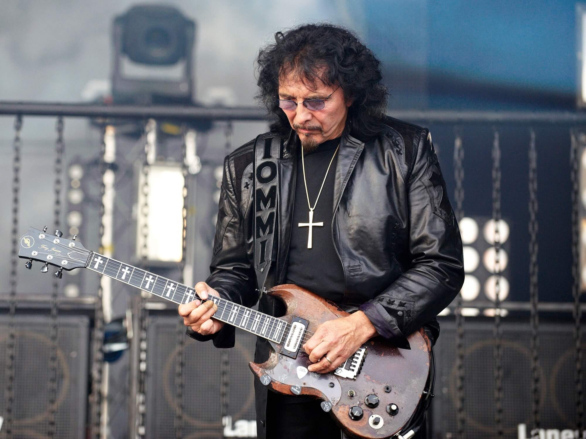 Tony Iommi desvela un tesoro oculto de Black Sabbath en YouTube