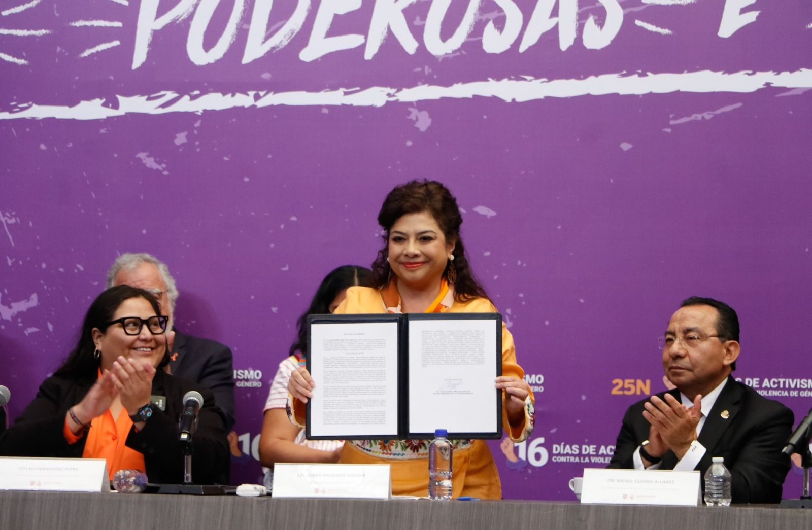 Clara Brugada lanza estrategia integral para erradicar la violencia de género en la CDMX