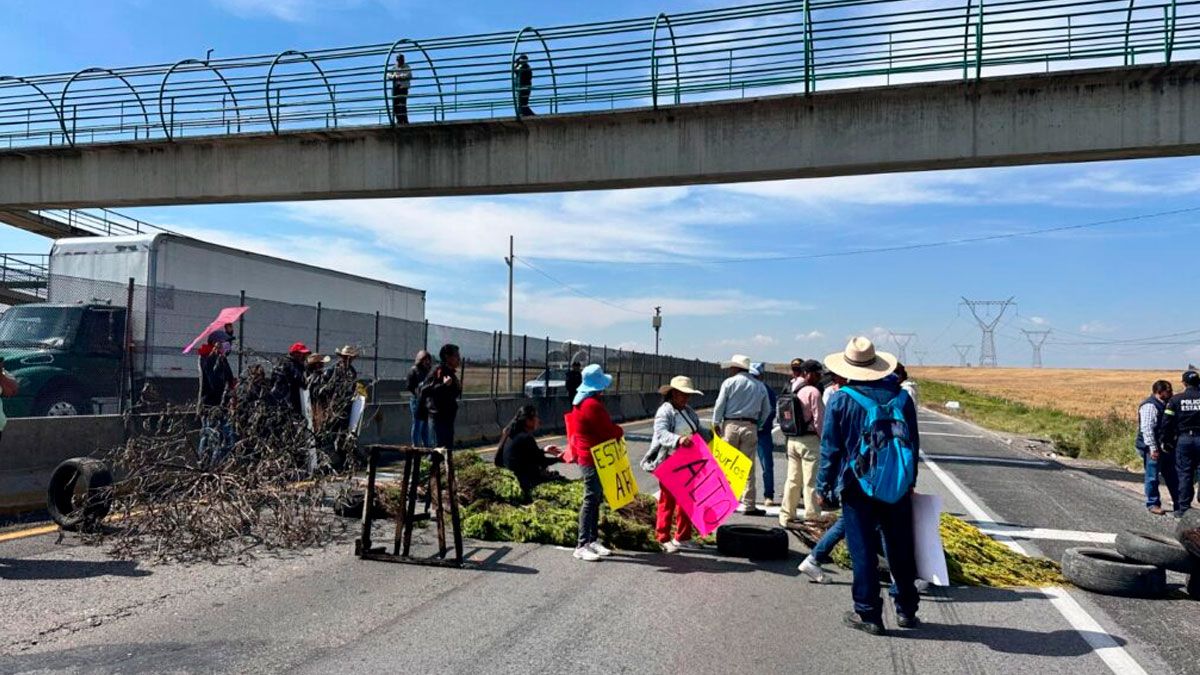 Vecinos de San Diego Linares Bloquean Libramiento Bicentenario por Incumplimiento de Obras en Toluca