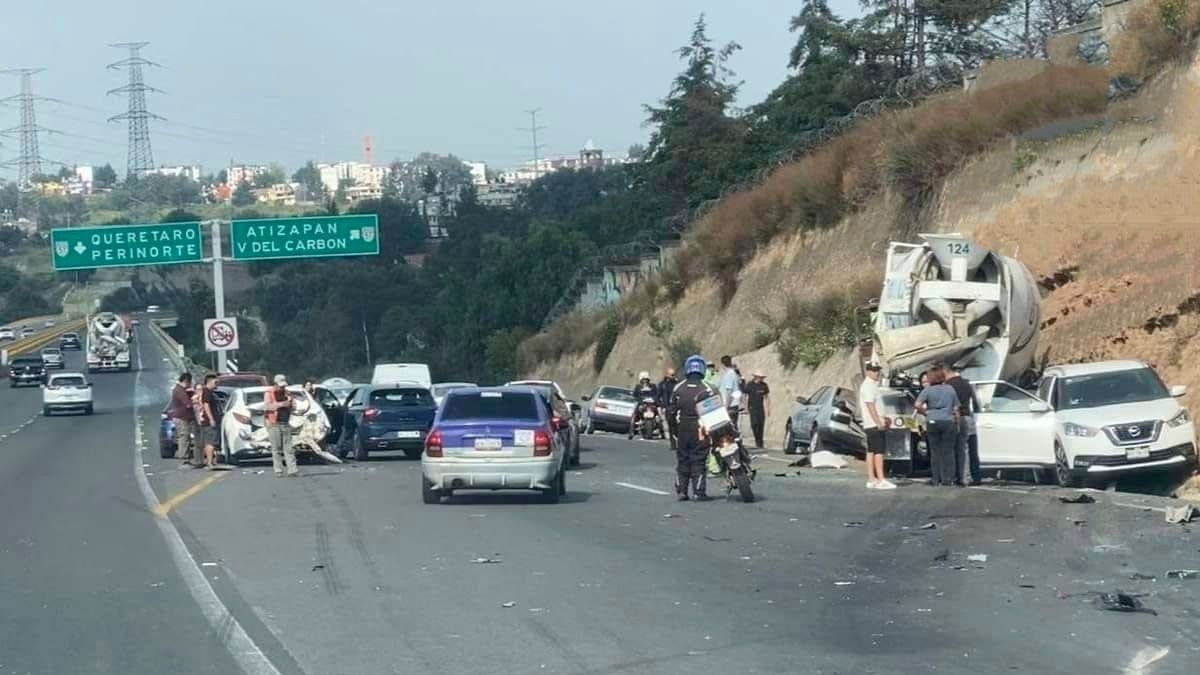 Grave Colisión en la Chamapa-Lechería: Camión sin Frenos Impacta a 10 Vehículos, Incluidos Escolares