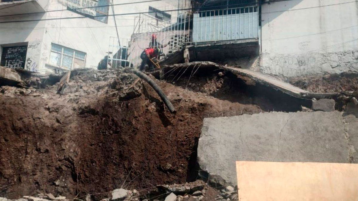 16 personas evacuadas tras colapso de muro de contención en San Pedro Barrientos