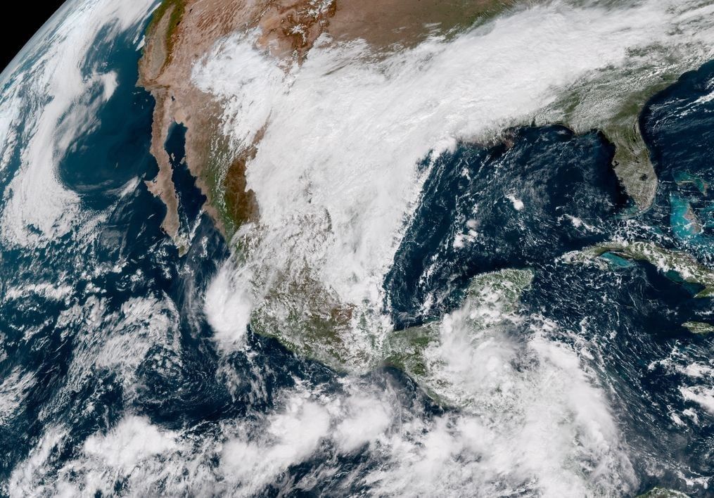 Frente Frío 7 y Onda Tropical Traerán Temperaturas Bajo Cero y Lluvias a Varios Estados el 2 de Noviembre