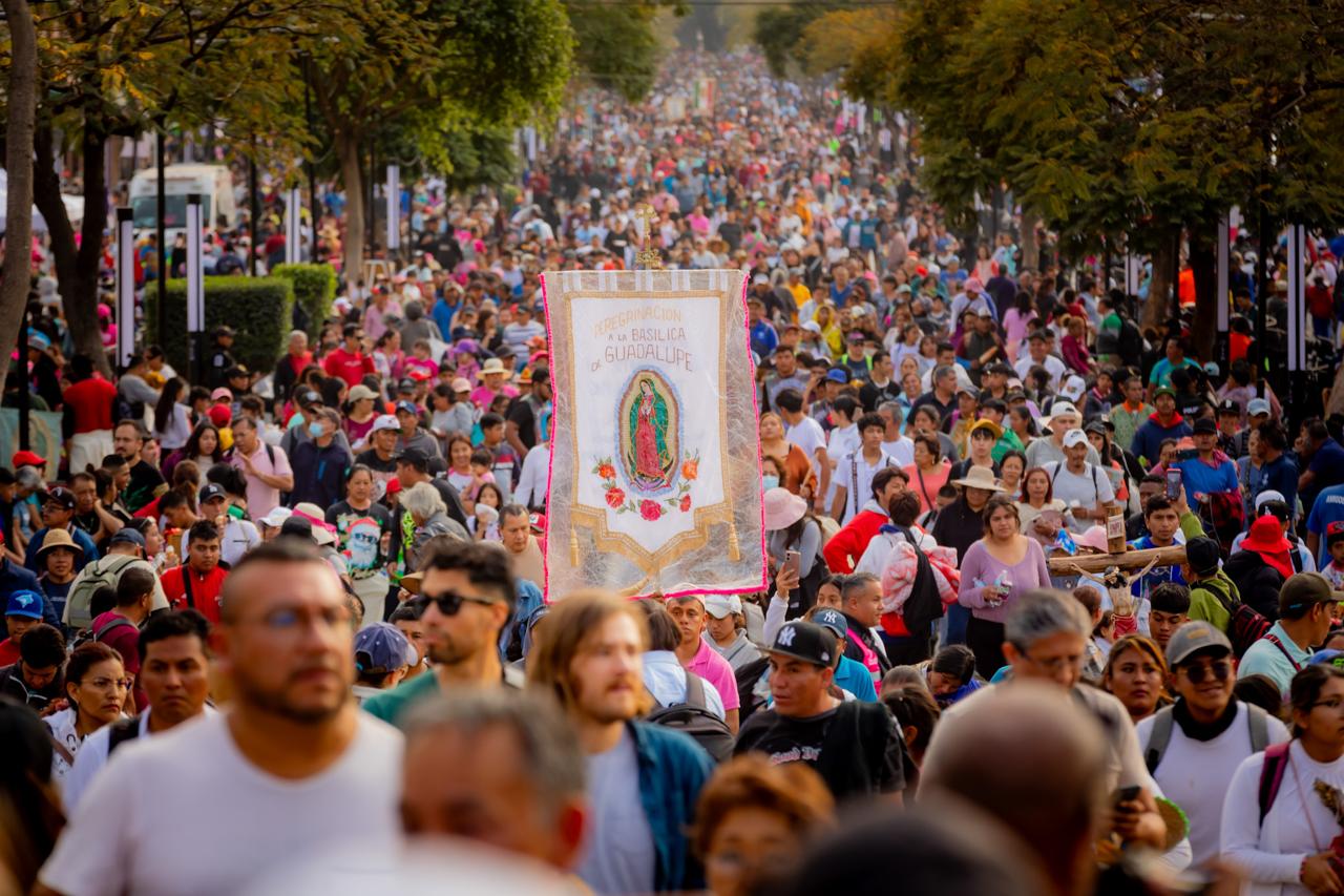 Supera la Basílica de Guadalupe al Vaticano, en visita de peregrinos; podría alcanzar los 13 millones el próximo domingo. 