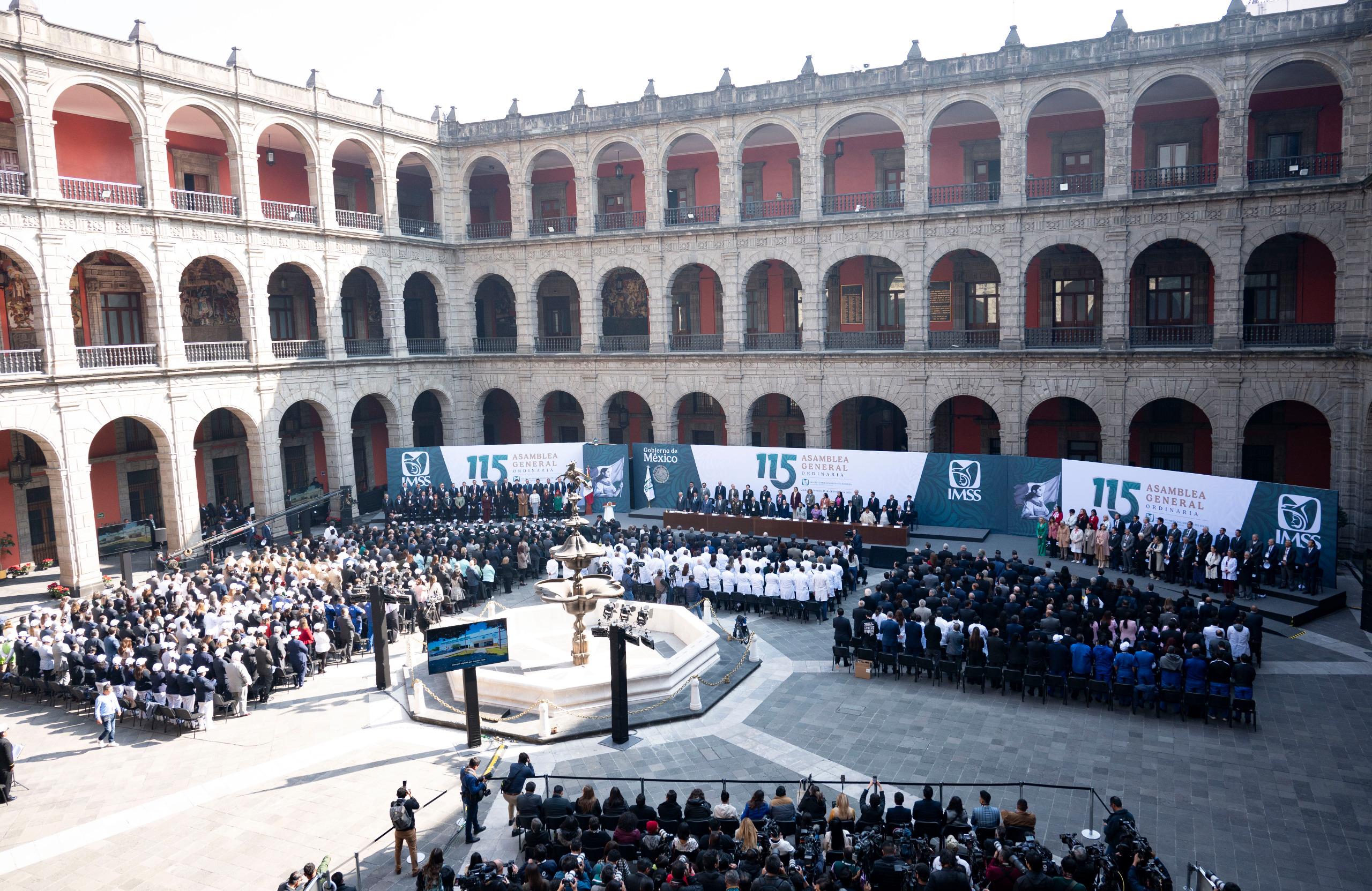 Claudia Sheinbaum lidera Asamblea General del IMSS y anuncia inversión histórica para 2025