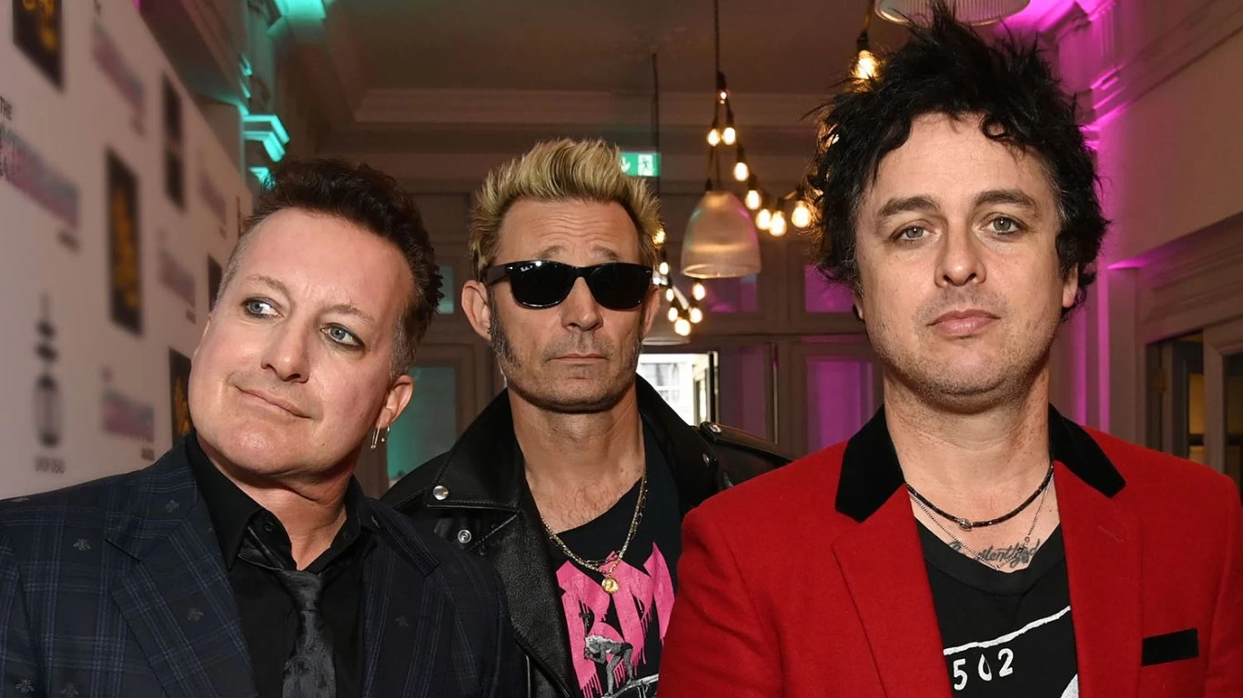 Green Day sorprende en el FireAid con Billie Eilish como invitada especial