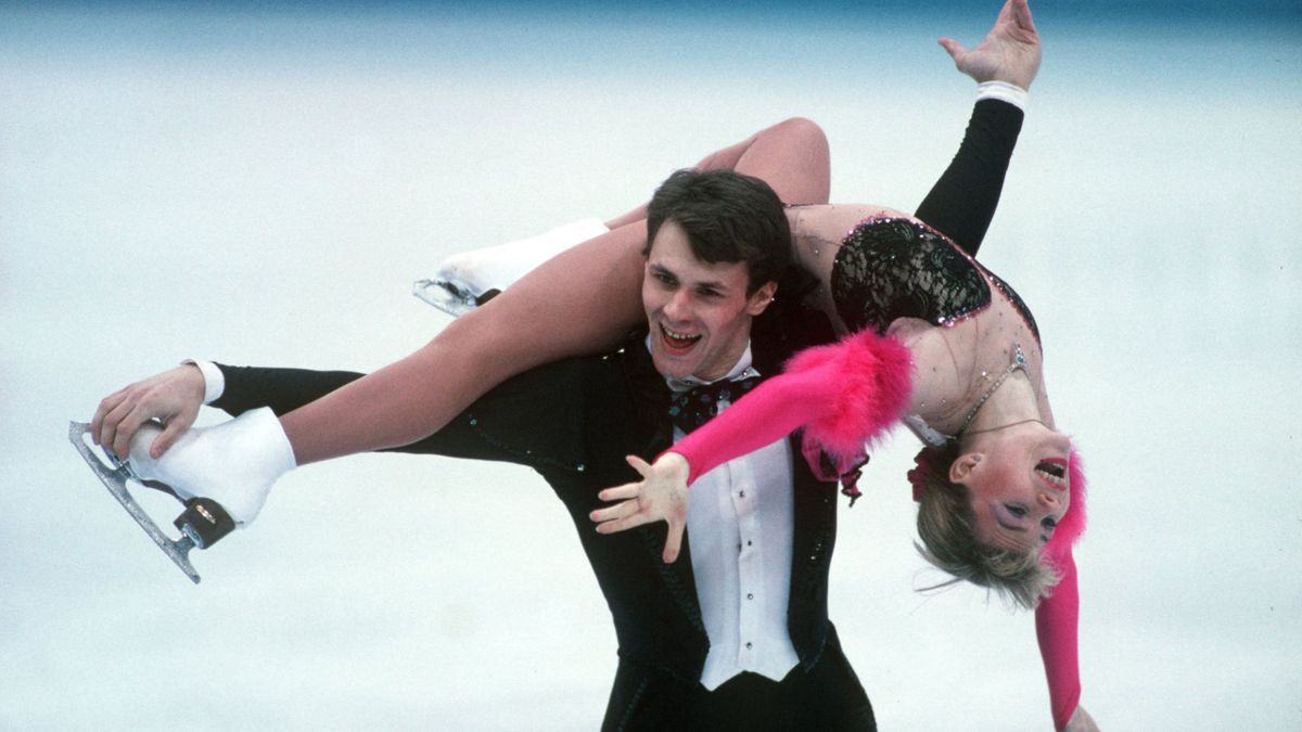 Dos campeones del mundo en patinaje que estaban a bordo del avión que chocó en Washington D.C.