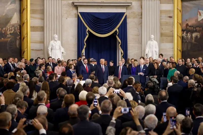 Declara Trump emergencia en la frontera sur; busca frenar la migración y enviará más tropas, sostiene