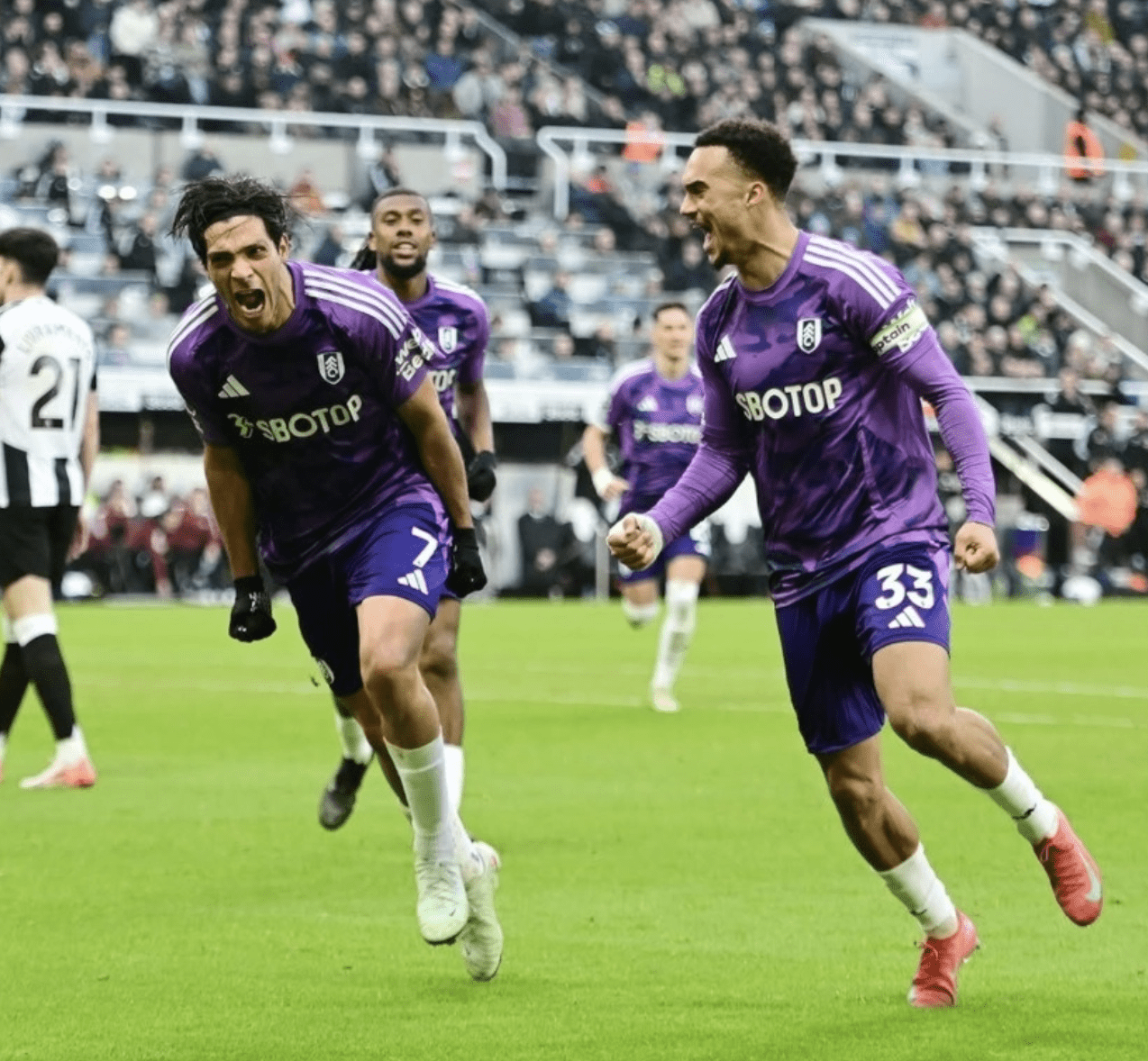 Raúl Jiménez Vuelve a Brillar: Golazo en la Remontada del Fulham contra el Newcastle