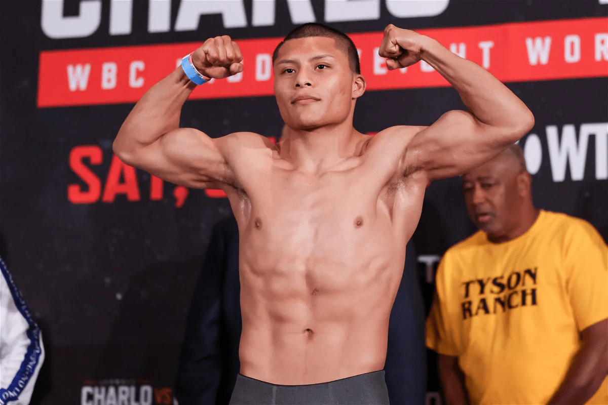 Isaac ‘Pitbull’ Cruz consigue una victoria clave ante Ángel Fierro